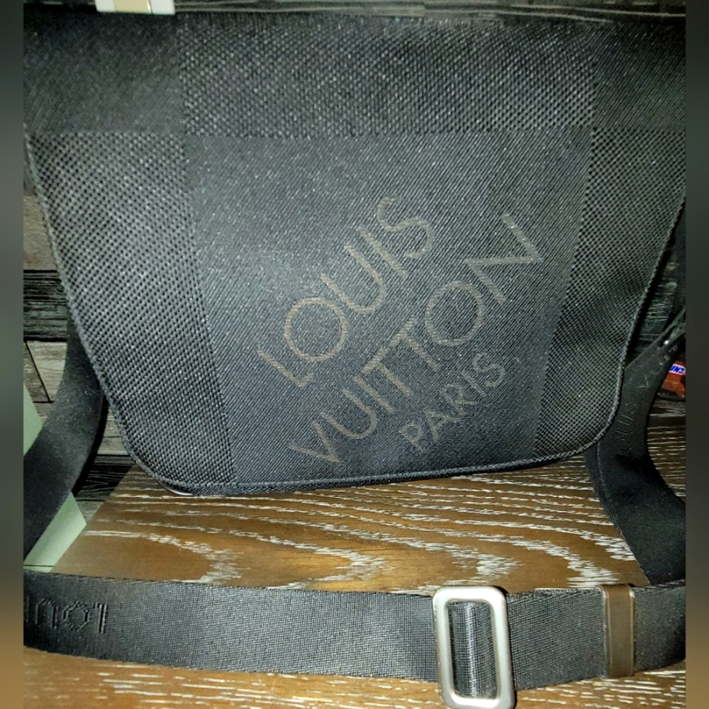 Louis Vuitton Messenger Bag Damier Black
